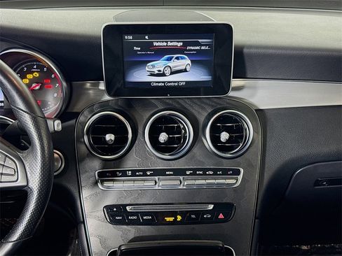 Used 2019 Mercedes-Benz GLC 300 4MATIC image 15