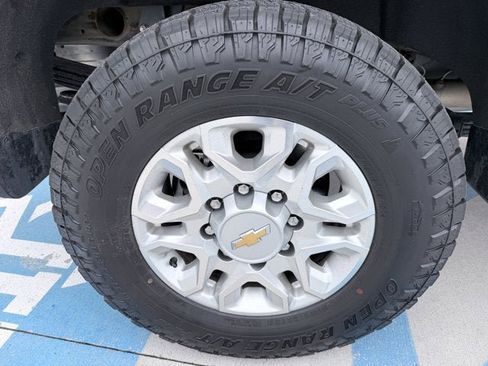 Used 2023 Chevrolet Silverado 2500 LT w/ Convenience Package image 23