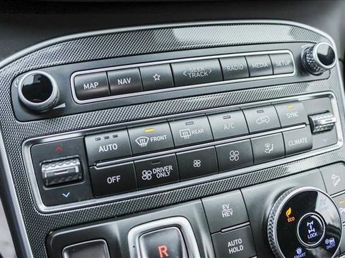 Used 2023 Hyundai Santa Fe Limited image 20