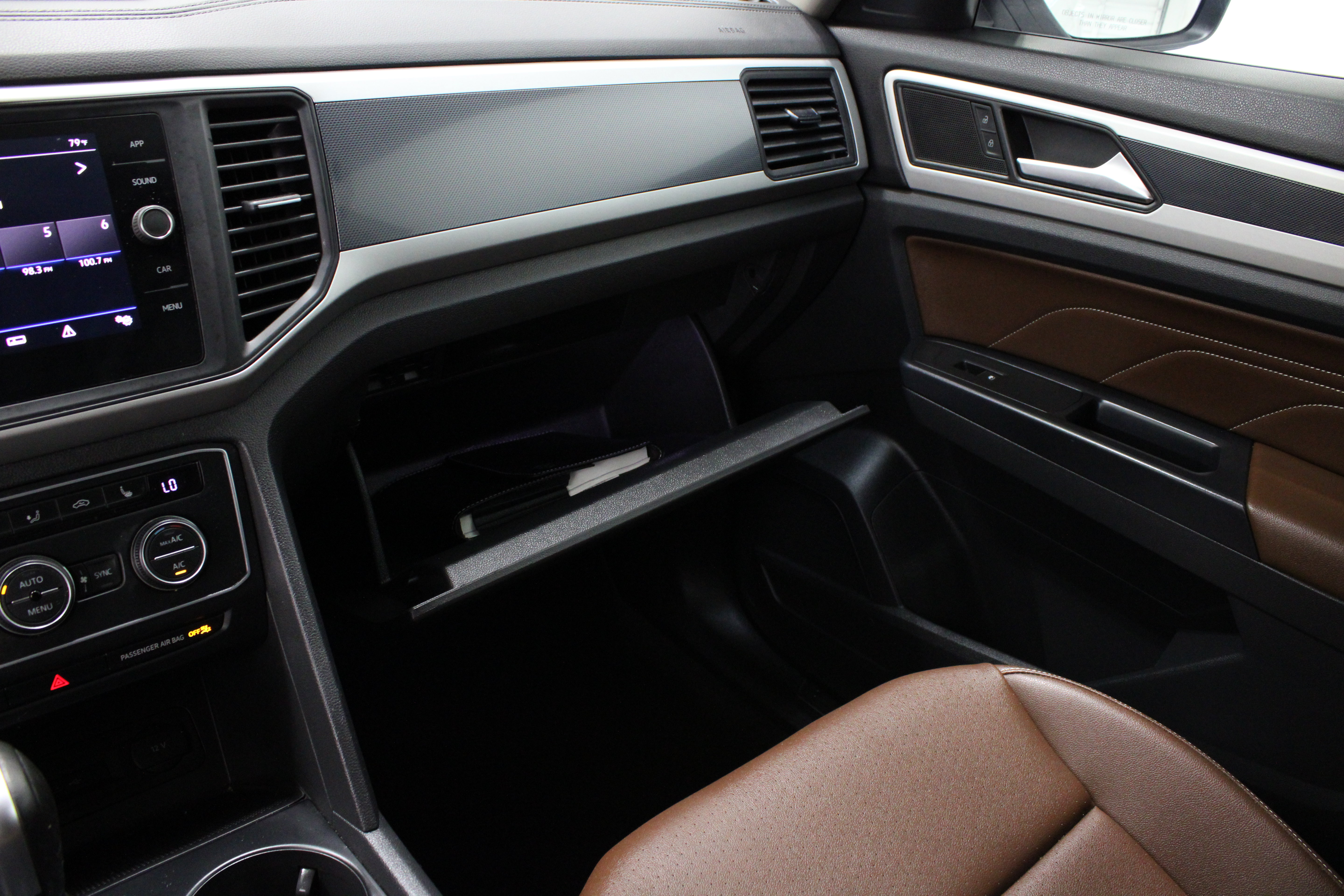 Used 2021 Volkswagen Atlas SE w/ Panoramic Sunroof Package FWD image 24