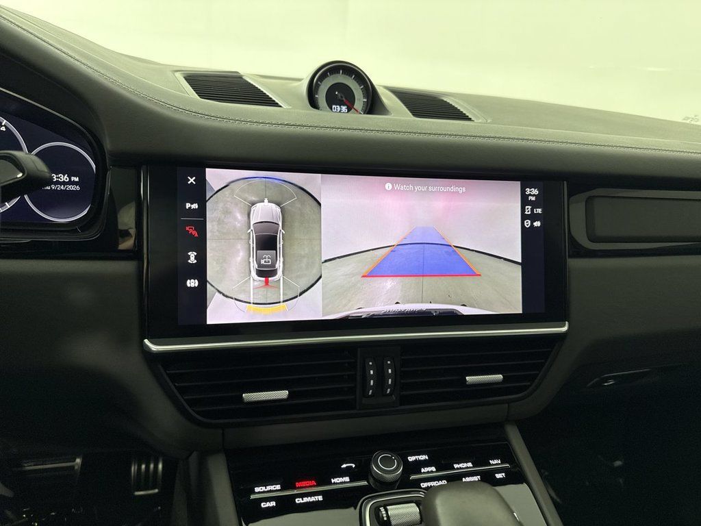 Certified 2023 Porsche Cayenne Turbo w/ Assistance Package AWD/4WD image 29