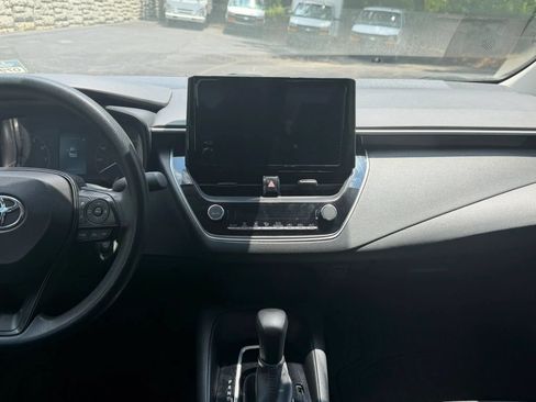 Used 2024 Toyota Corolla LE FWD image 20