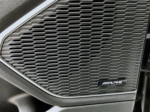 Used 2023 Jeep Grand Cherokee Limited w/ Luxury Tech Group II image 20