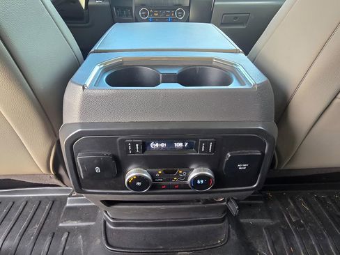 Used 2020 Ford Expedition Limited w/ Equipment Group 302A AWD/4WD image 10