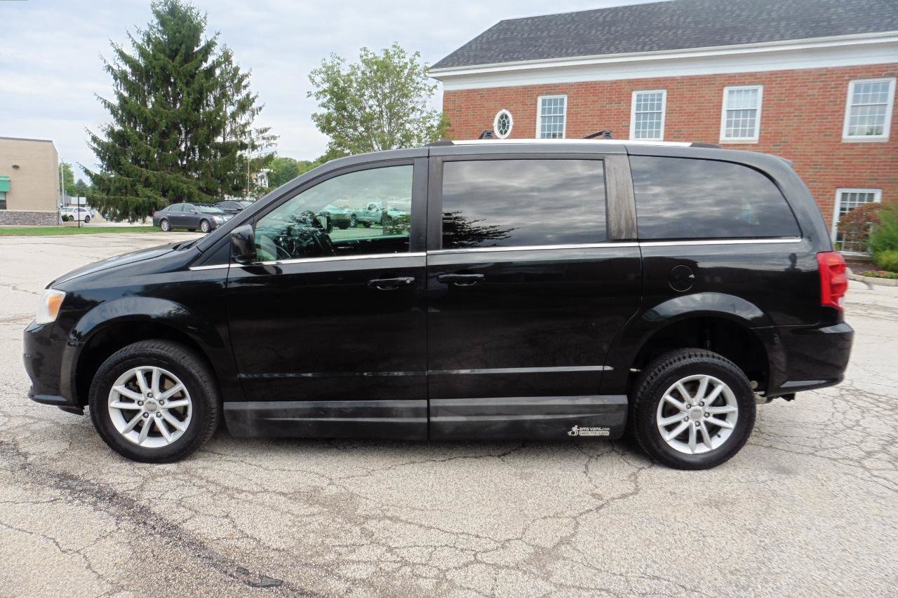 Used 2019 Dodge Grand Caravan SXT FWD image 22