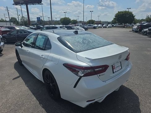 Used 2022 Toyota Camry XSE FWD image 7