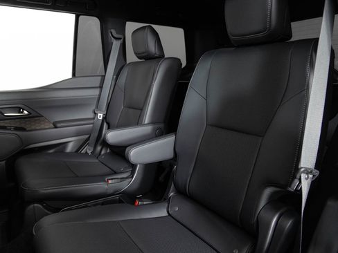 Used 2025 Lexus GX 550 image 16