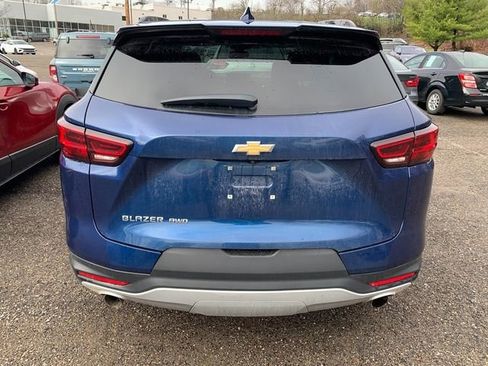 Used 2023 Chevrolet Blazer LT image 3