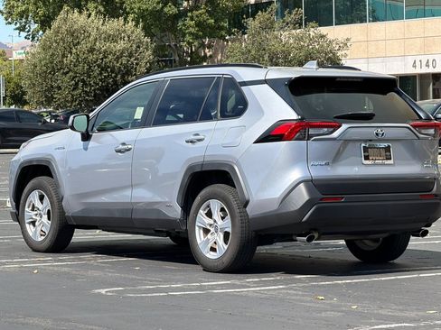 Used 2020 Toyota RAV4 XLE w/ Convenience Package AWD/4WD image 6