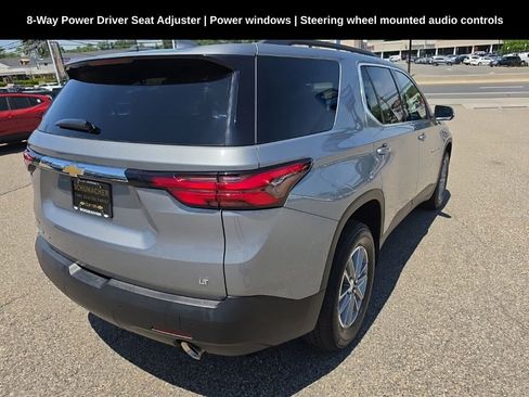 Used 2023 Chevrolet Traverse LT AWD/4WD image 3