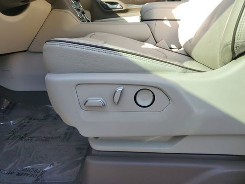 Used 2021 GMC Yukon XL Denali w/ Denali Premium Package image 21