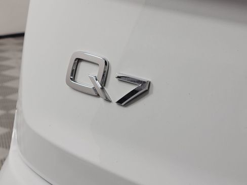 Used 2021 Audi Q7 3.0T Premium Plus w/ Executive Package image 8
