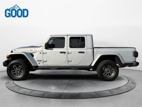 Used 2024 Jeep Gladiator Mojave image 2
