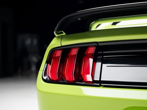 Used 2020 Ford Mustang Shelby GT500 w/ Technology Package image 30