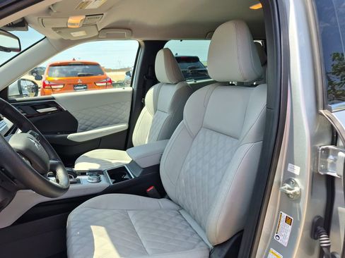 Used 2023 Mitsubishi Outlander SEL FWD image 15
