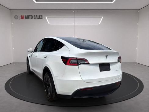 Used 2021 Tesla Model Y Long Range AWD/4WD image 3