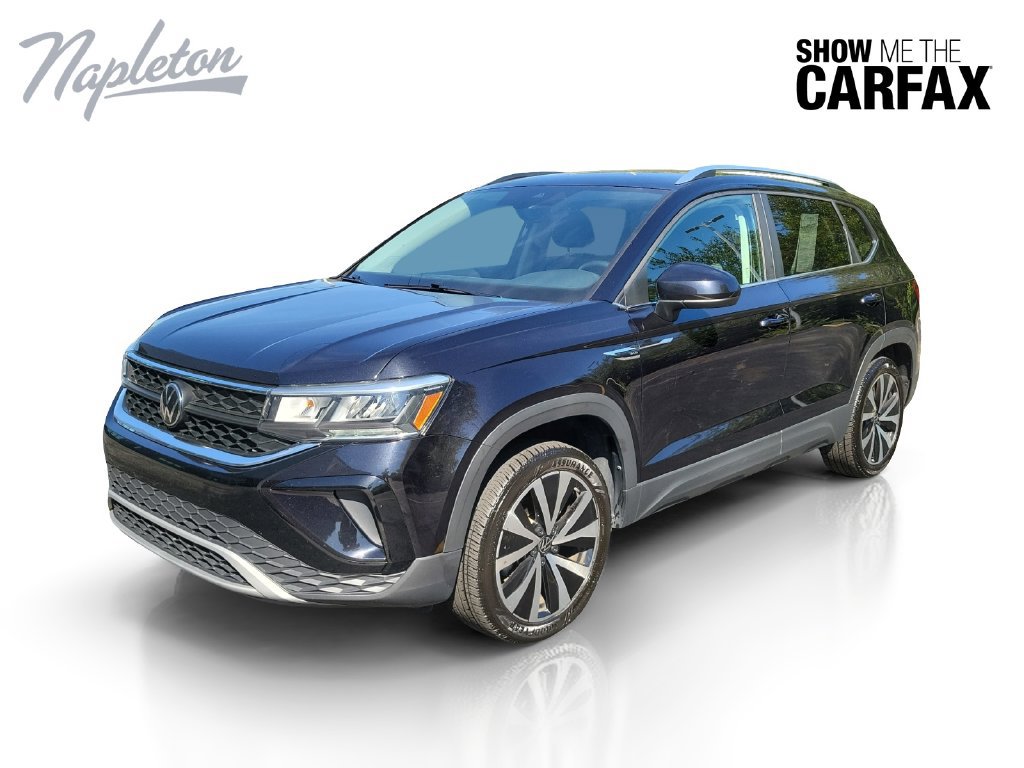 Used 2024 Volkswagen Taos SE FWD image 1