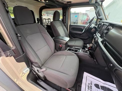 Used 2022 Jeep Wrangler Sport AWD/4WD image 20