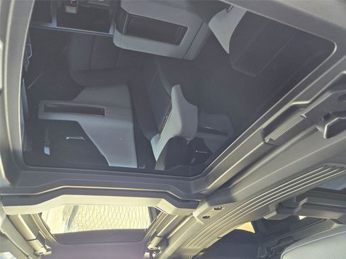 Used 2025 GMC Hummer EV 3X AWD/4WD image 9