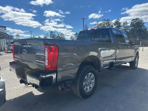 Used 2023 Ford F250 XLT image 3