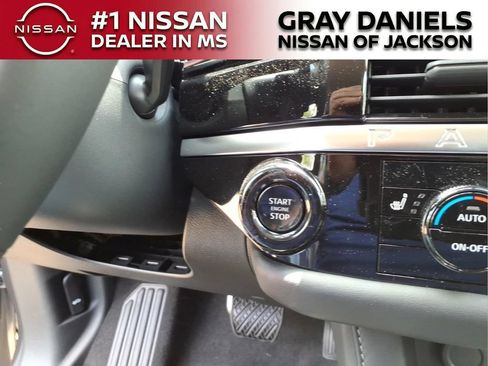 New 2026 Nissan Pathfinder SL FWD image 16