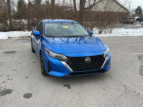 Used 2025 Nissan Sentra SV image 8