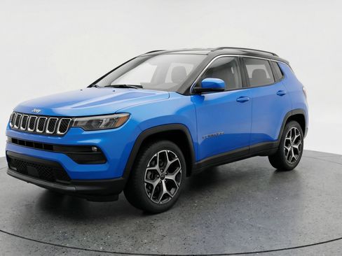Used 2025 Jeep Compass Limited image 3