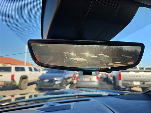 Used 2023 GMC Yukon Denali Ultimate image 31