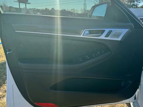 Used 2019 Genesis G80 3.3T Sport image 11