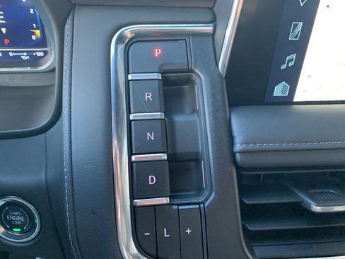 Used 2023 Chevrolet Tahoe LT w/ LT Signature Package image 36