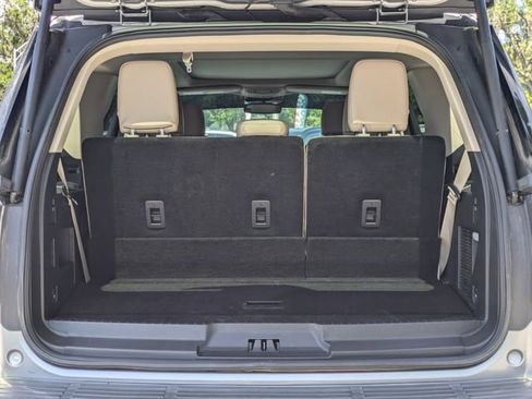 Used 2024 Ford Expedition Limited RWD image 17