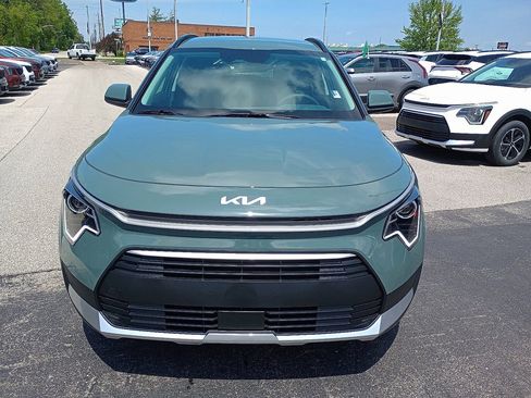 New 2025 Kia Niro EX image 3