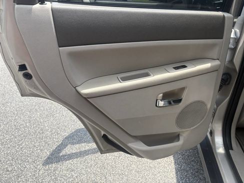 Used 2007 Jeep Grand Cherokee Limited w/ Trailer Tow Group IV image 23