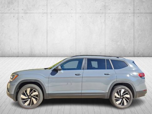 Used 2026 Volkswagen Atlas SE FWD image 2
