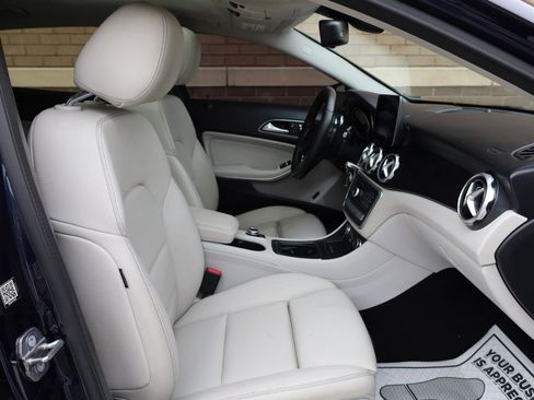Used 2018 Mercedes-Benz GLA 250 4MATIC w/ Premium Package image 24
