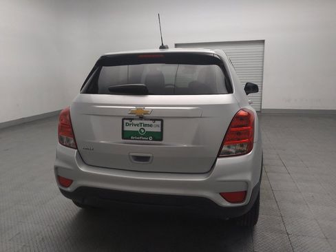 Used 2020 Chevrolet Trax LS w/ Tint and Cruise Package FWD image 7