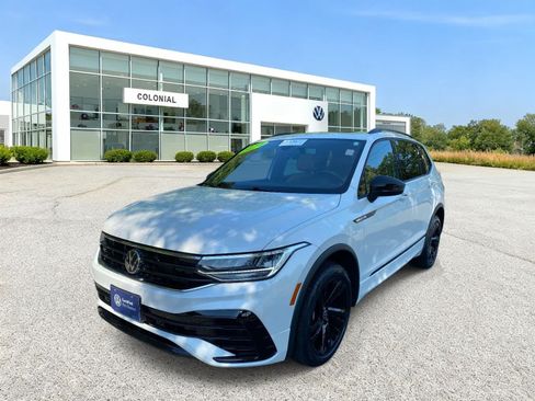 Used 2024 Volkswagen Tiguan SE R-Line AWD/4WD image 1