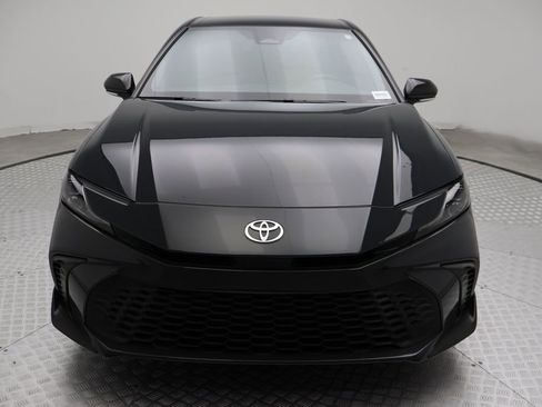 Certified 2025 Toyota Camry SE image 5