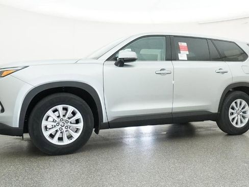 New 2026 Toyota Grand Highlander XLE image 18