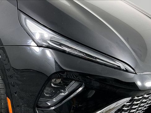 Certified 2024 Buick Envision Avenir AWD/4WD image 29