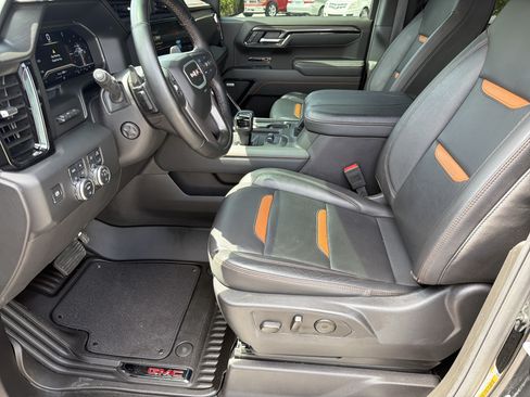 Used 2025 GMC Sierra 1500 AT4 w/ AT4 Premium Package AWD/4WD image 10