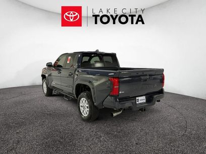 New 2025 Toyota Tacoma SR5