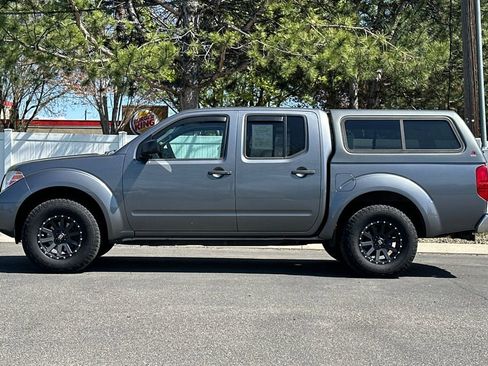Used 2017 Nissan Frontier SV image 7