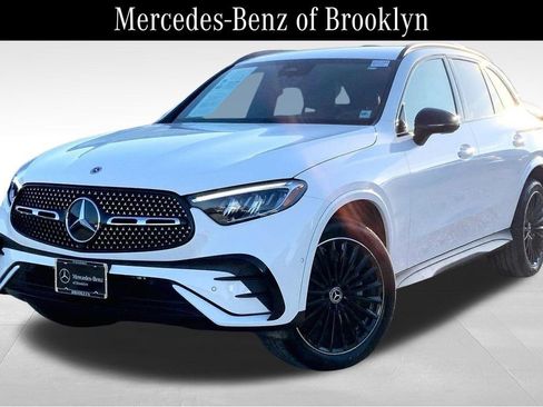 Certified 2025 Mercedes-Benz GLC 300 4MATIC image 2