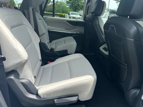 New 2026 Lincoln Navigator L Premier AWD/4WD image 16