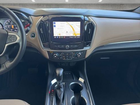 Certified 2022 Chevrolet Traverse Premier image 3