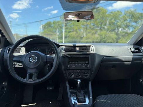 Used 2012 Volkswagen Jetta S FWD image 9