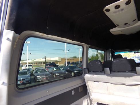 Used 2011 Mercedes-Benz Sprinter 2500 image 28