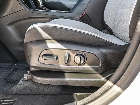 Used 2022 Chevrolet Equinox LS w/ LS Convenience Package FWD image 24