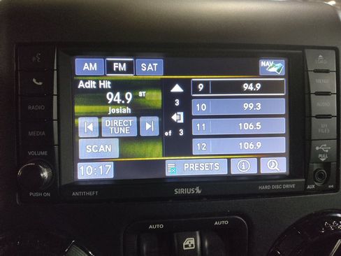 Used 2015 Jeep Wrangler Unlimited Sahara AWD/4WD image 25